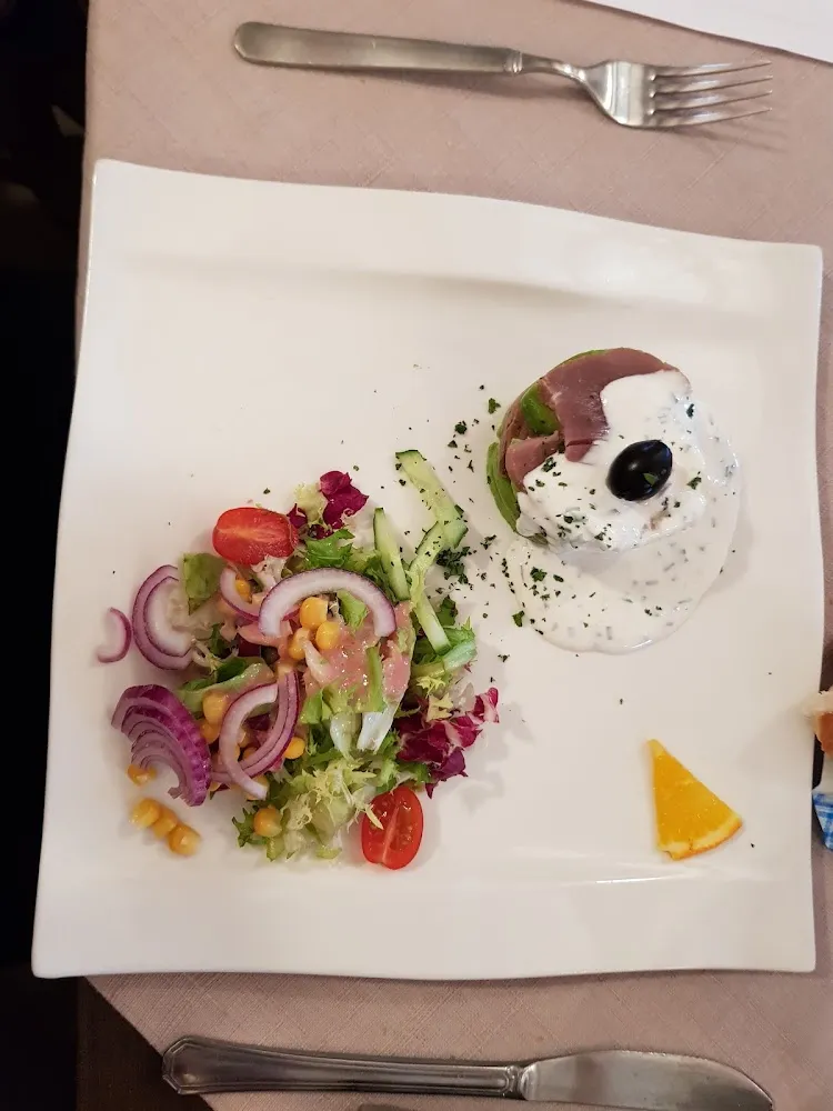Millefeuille de Mignon de Porc Et Caille Fumés À L'avocat